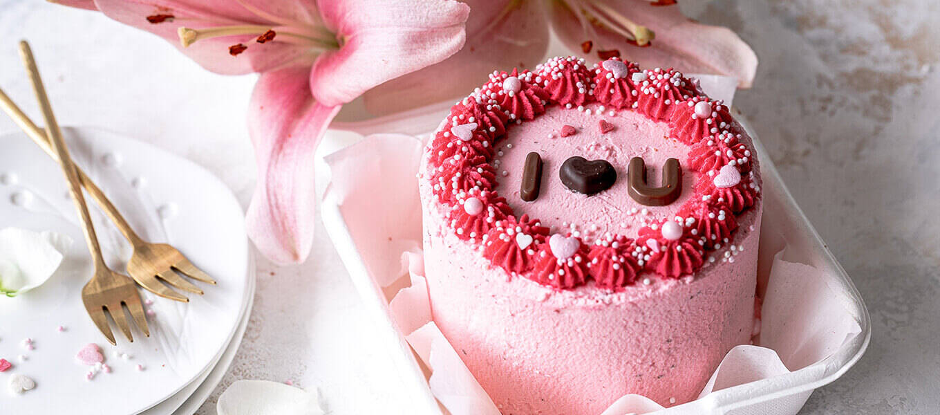 Himbeer Schoko Torte mit Aufschrift "I love you"