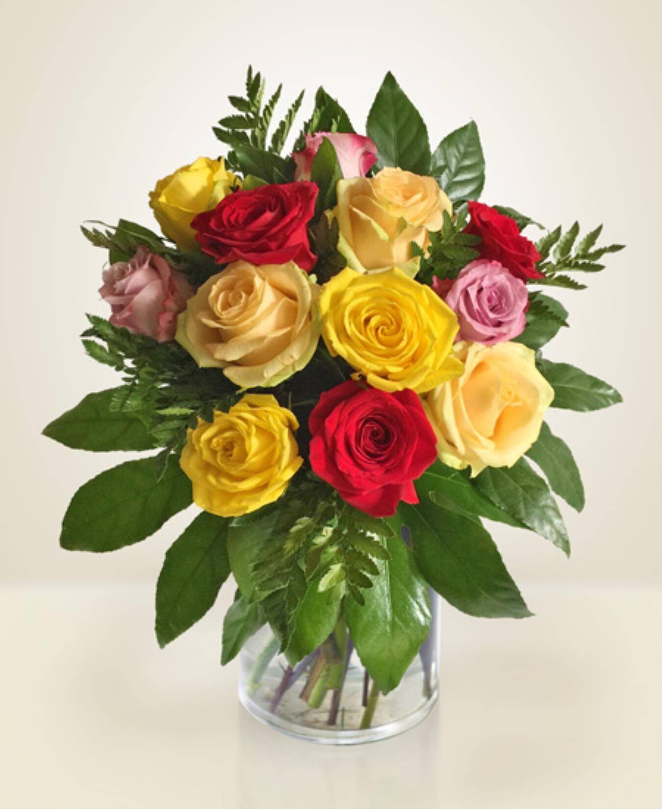 Blumen, Blumenstrauß, Rosen, Vase, bunt, blumenstrauß, rosen, bunt, glasvase, rosen bouquet, bunte rosen, blumen arrangement, glasvase, grünes blattwerk