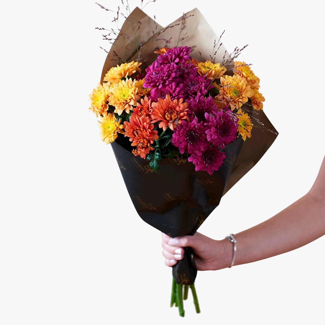 blumenstrauß, blumen, blumenstrauß, Chrysanthemen, freihändig gebundener strauß, Blumenstrauß, Blumen, Blumenbouquet, in der Hand, bunt, blumenstrauß,  chrysanthemen,  bunte blüten,  gemischter blumenstrauß,  handgehalten