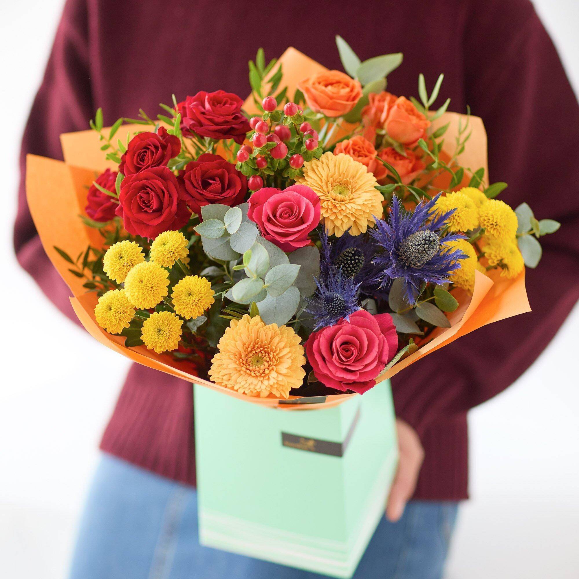 Blumenstrauß, Blumen, Florale Arrangement, bunter Strauß, Orangene gelbe rote Blüten, blumensträu0, strf6u, ge4ste?, Blumenstrauß, Blumen, bunt, Verpackung, Karton/Schachtel