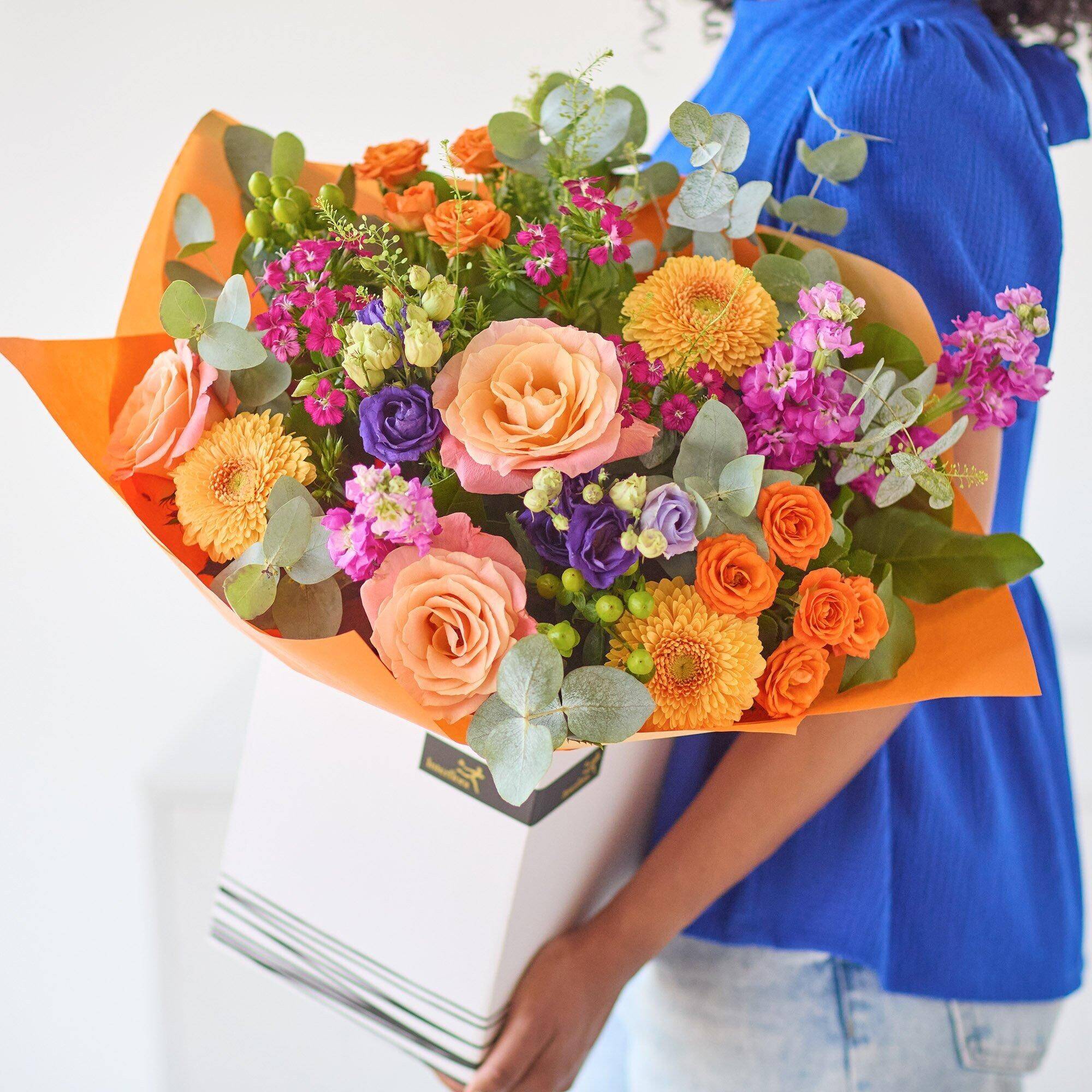 Blumenstrauß, Orangenes Bouquets?, Rosen, Gemischte Blumen, Eukalyptus, Blumenstrauß, Oranger Blumenstrauß, bunte Blumen, Rosen, Grünzeug, blumenstrauß, orangener strauß, rosen, bunte blumen, eukalyptus