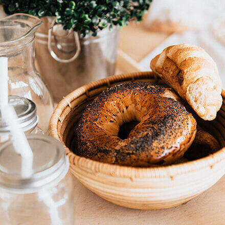 Bagel in Frühstücksschale