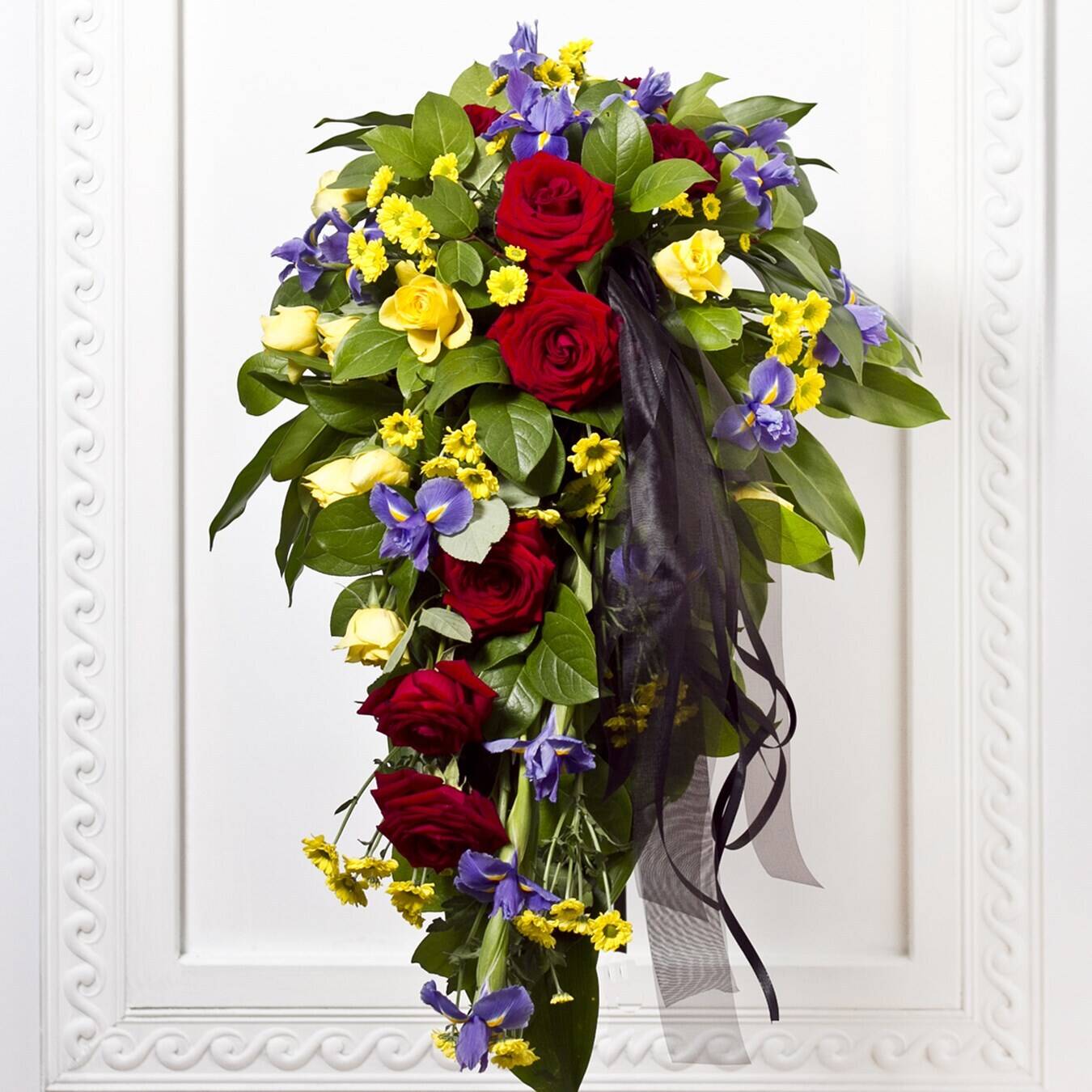 Blume, Blumen-Arrangement, Blumenstrauß, Rose, Florales Design, Blume, Blumen-Arrangement, Blumenstrauß, Rose, Florales Design, Blume, Blumen-Arrangement, Blumenstrauß, Rose, Florales Design, Blumenstrauß, Blumen, rote Rosen, gelbe Rosen, lila Iris