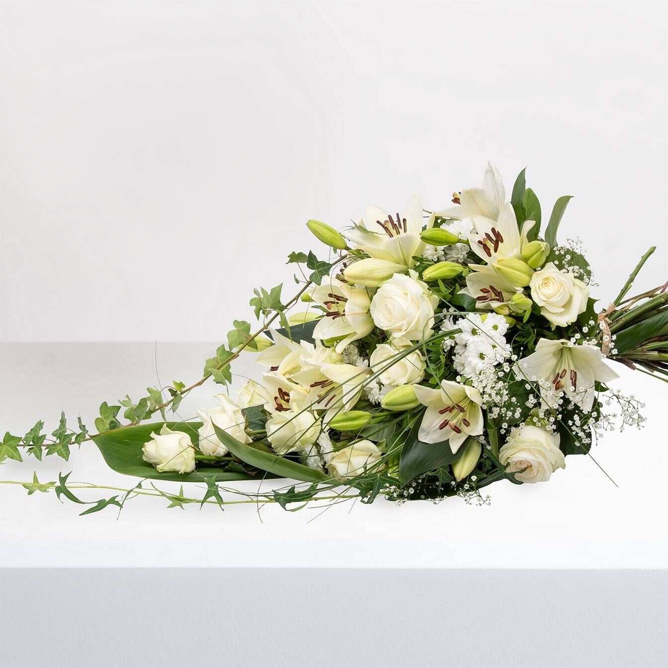 Blume, Blumen-Arrangement, Blumenstrauß, Florales Design, Rose, Blume, Blumen-Arrangement, Blumenstrauß, Florales Design, Rose, Blume, Blumen-Arrangement, Blumenstrauß, Florales Design, Rose, blumen, Bouquet, weiße Lilien, Creme Rosen, Grünzeug