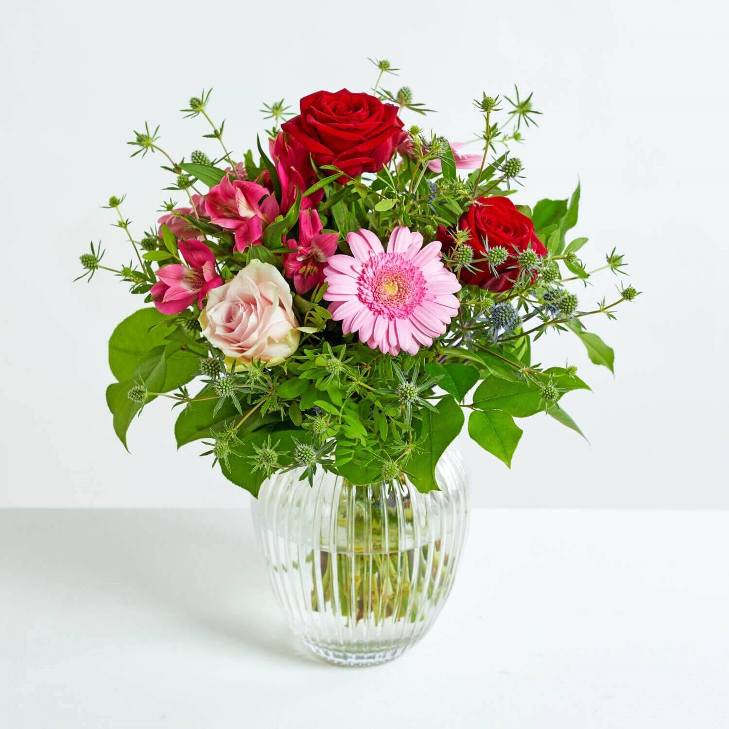 Blume, Blumen-Arrangement, Blumenstrauß, Rose, Florales Design, Blume, Blumen-Arrangement, Blumenstrauß, Rose, Florales Design, Blume, Blumen-Arrangement, Blumenstrauß, Rose, Florales Design, Blumen, Blumenstrauß, Glasvase, pink Gerbera, Rosen