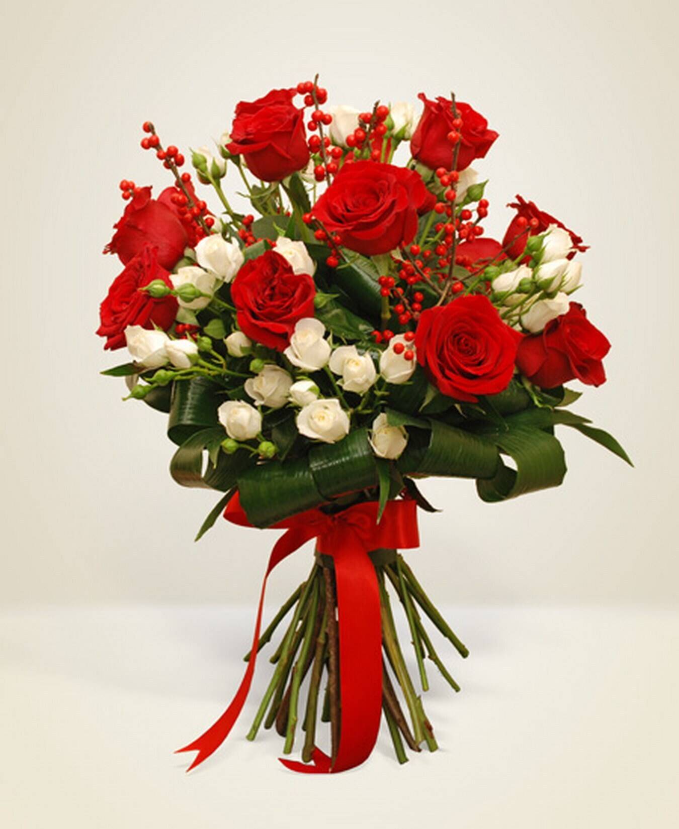Blume, Blumen-Arrangement, Blumenstrauß, Rose, Florales Design, Blume, Blumen-Arrangement, Blumenstrauß, Rose, Florales Design, Blume, Blumen-Arrangement, Blumenstrauß, Rose, Florales Design, rote rosen, Blumenstrauß, Blumen, Schleife, weiße Blüten