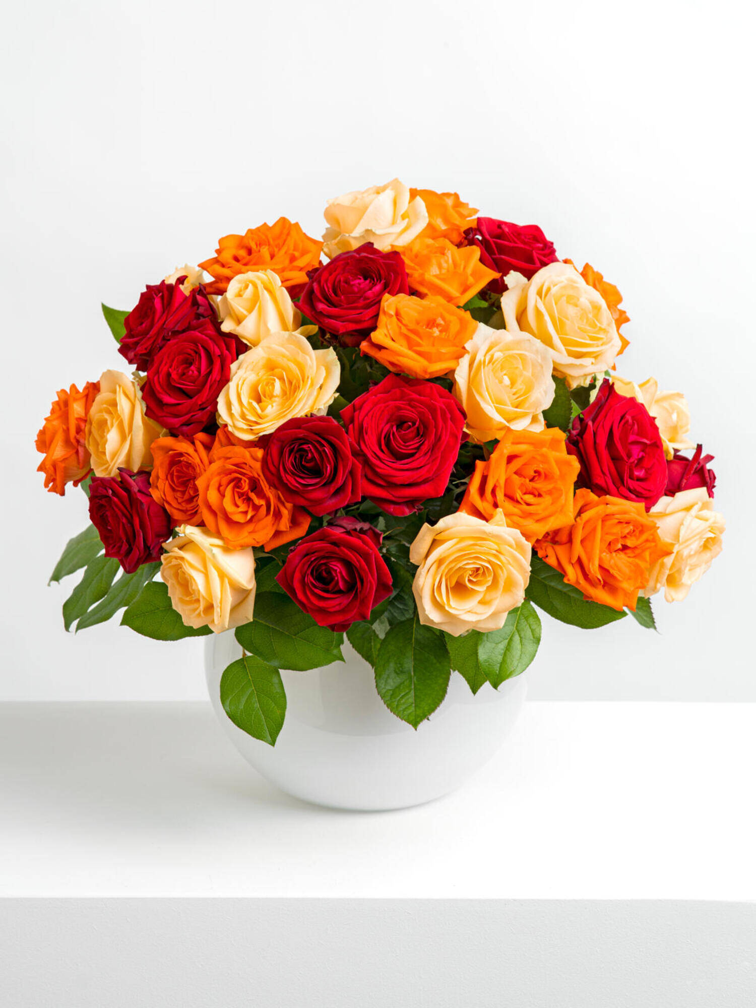 Rosenkuss - Hauptblüte: Rosen - Hauptfarbe: Apricot, Orange, Rot