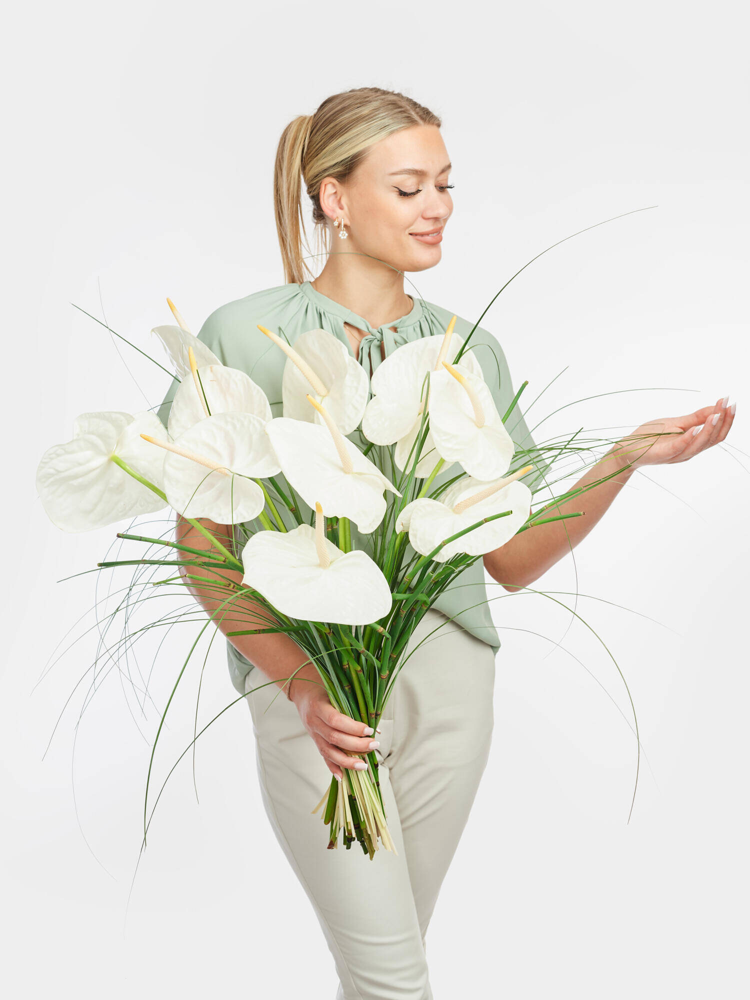 Heaven in Paradise - Main Colors: WHITE
