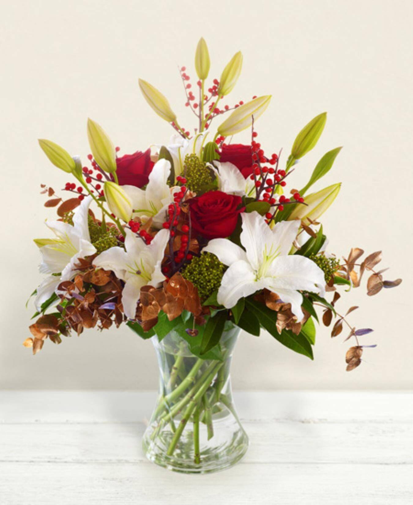blumen, blumenstrauß, lilien, rosen, gemischte-blumen, blumen, blumenstrauß, weiße lillien, rote rosen, glasvase