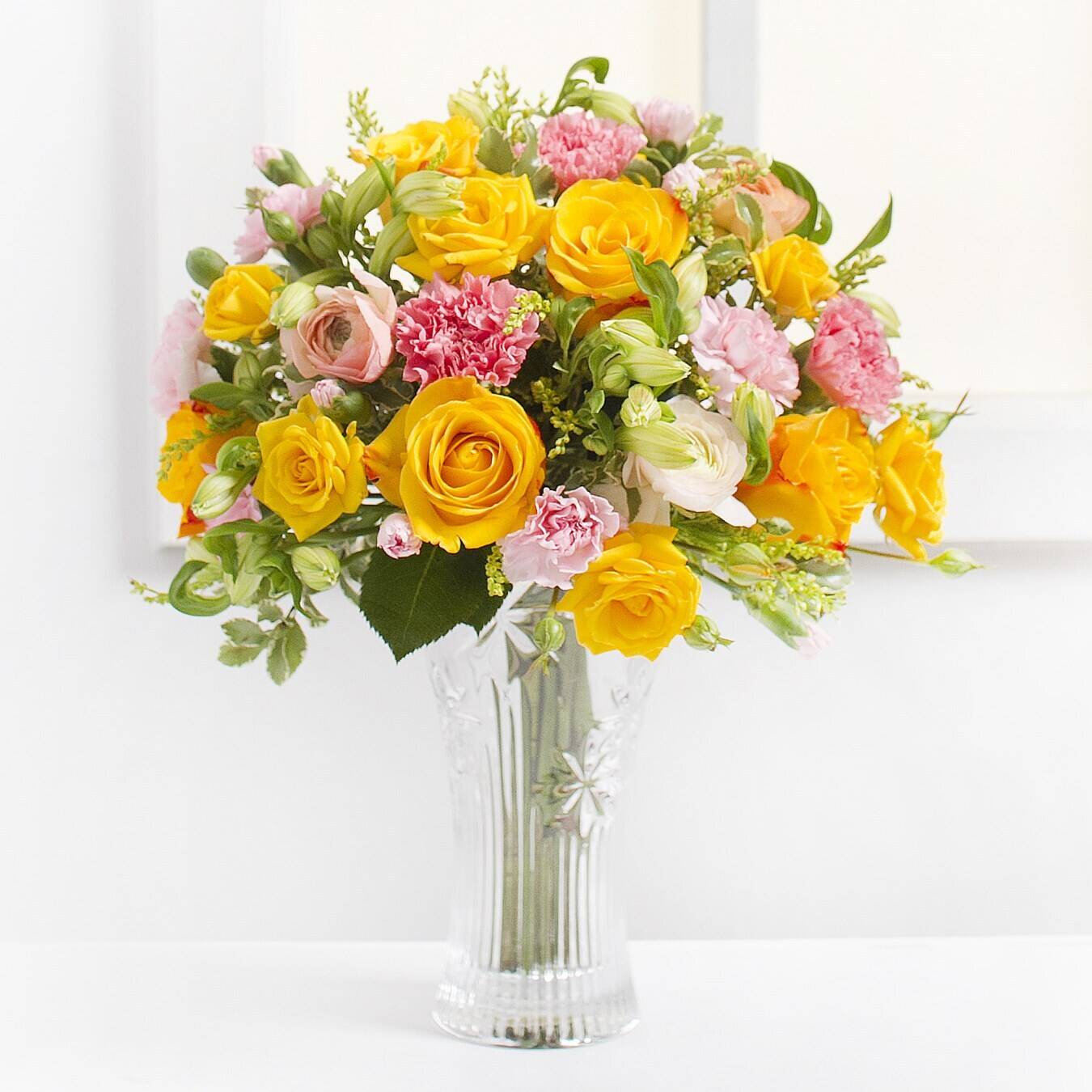 Blume, Blumen-Arrangement, Blumenstrauß, Rose, Florales Design, Blume, Blumen-Arrangement, Blumenstrauß, Rose, Florales Design, Blume, Blumen-Arrangement, Blumenstrauß, Rose, Florales Design, blumen, blumenstrauß, gelbe rosen, pinke nelken, glasvasen