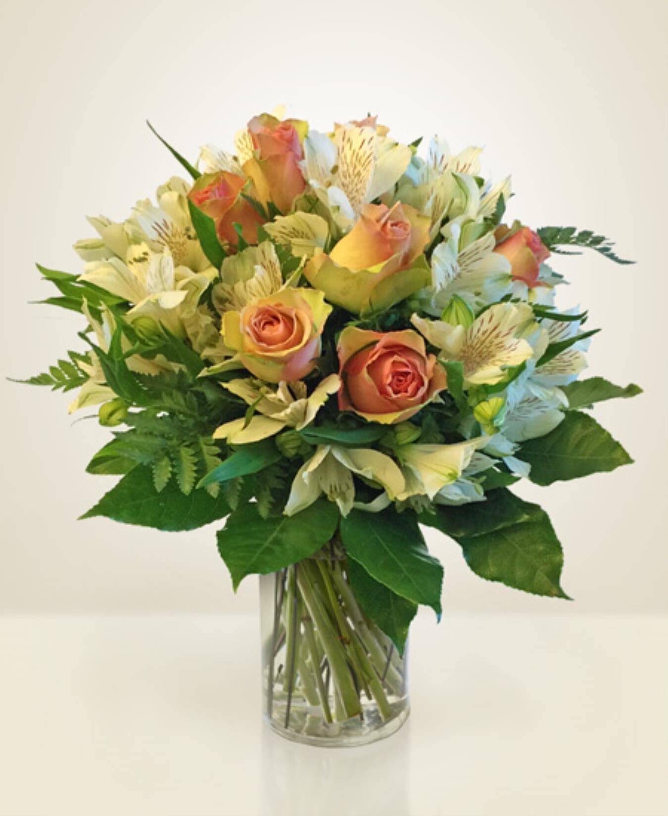 Blume, Blumen-Arrangement, Blumenstrauß, Rose, Florales Design, Blume, Blumen-Arrangement, Blumenstrauß, Rose, Florales Design, Blume, Blumen-Arrangement, Blumenstrauß, Rose, Florales Design, blumenstrauß, rosen, pfingstrose?, gelb pink, glasvase