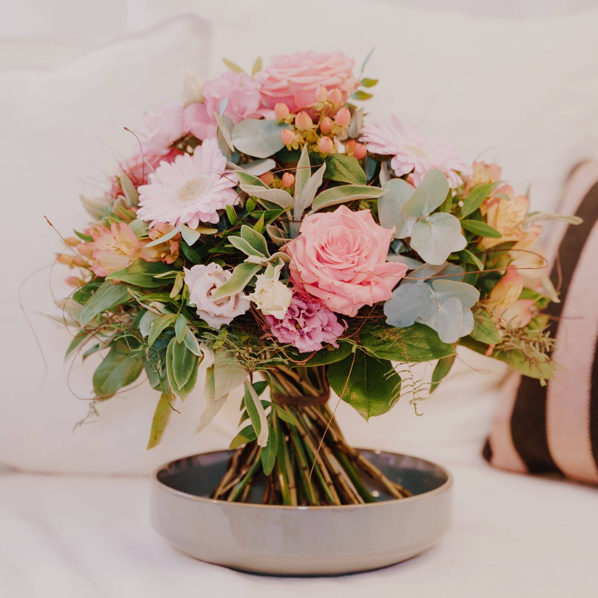 Flower, Flower Arrangement, Flower Bouquet, Floral Design, Rose, Flower, Flower Arrangement, Flower Bouquet, Floral Design, Rose, Flower, Flower Arrangement, Flower Bouquet, Floral Design, Rose, bouquet, flowers, pink, glass vase, floral arrangement