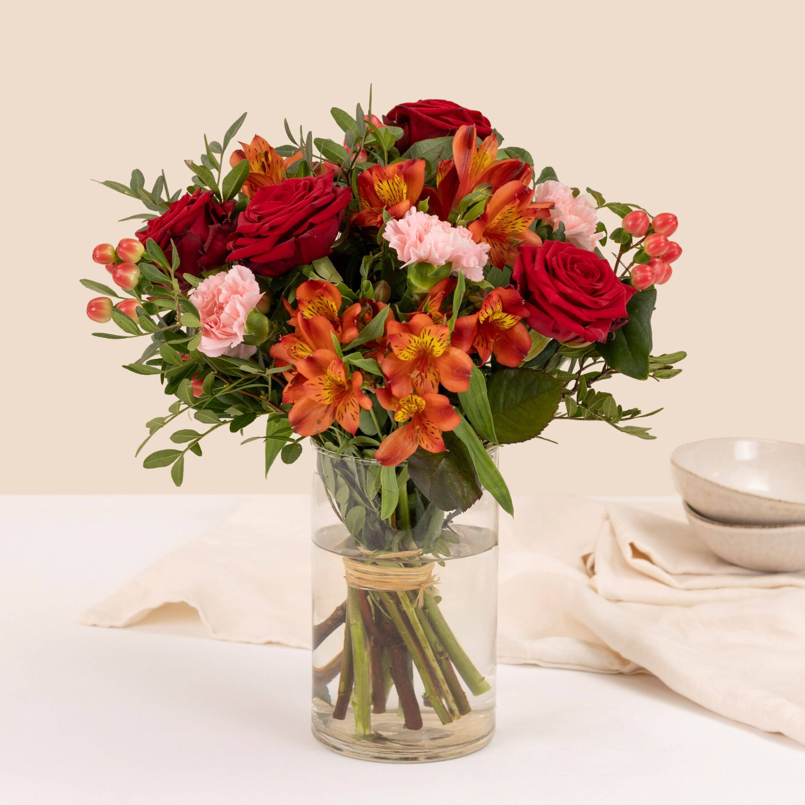 Blume, Blumen-Arrangement, Blumenstrauß, Rose, Florales Design, Blume, Blumen-Arrangement, Blumenstrauß, Rose, Florales Design, Blume, Blumen-Arrangement, Blumenstrauß, Rose, Florales Design, Blumenstrauß, Blumen, Rosen, Orangene Lilien, Glasvase