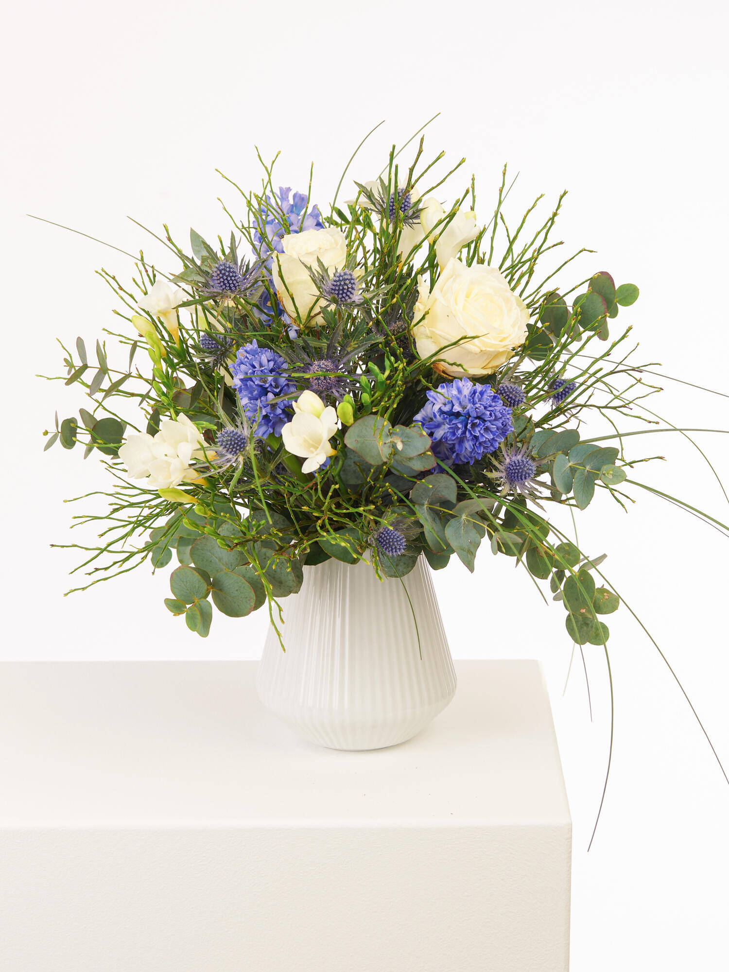 Fairytale - Main Colors: BLUE, WHITE - Main Flowers: FREESIA, HYACINTHS, ROSES