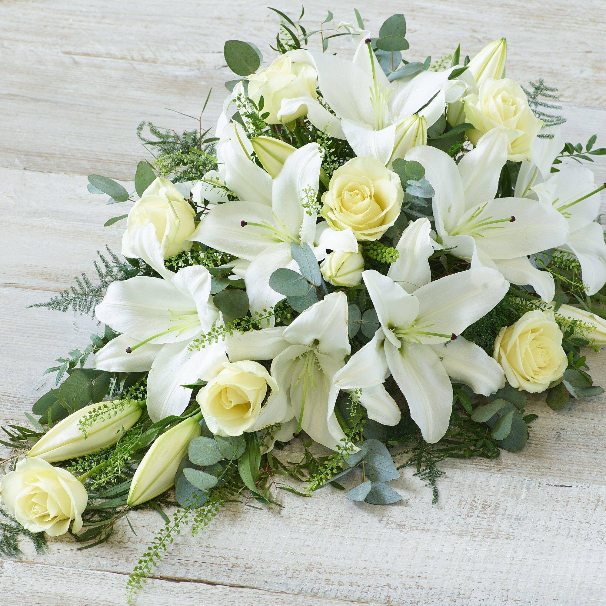 Blume, Blumen-Arrangement, Blumenstrauß, Florales Design, Muster, Blume, Blumen-Arrangement, Blumenstrauß, Florales Design, Muster, Blume, Blumen-Arrangement, Blumenstrauß, Florales Design, Muster, blumen, weißes blumenarrangement, lilie, rose, grünzeug
