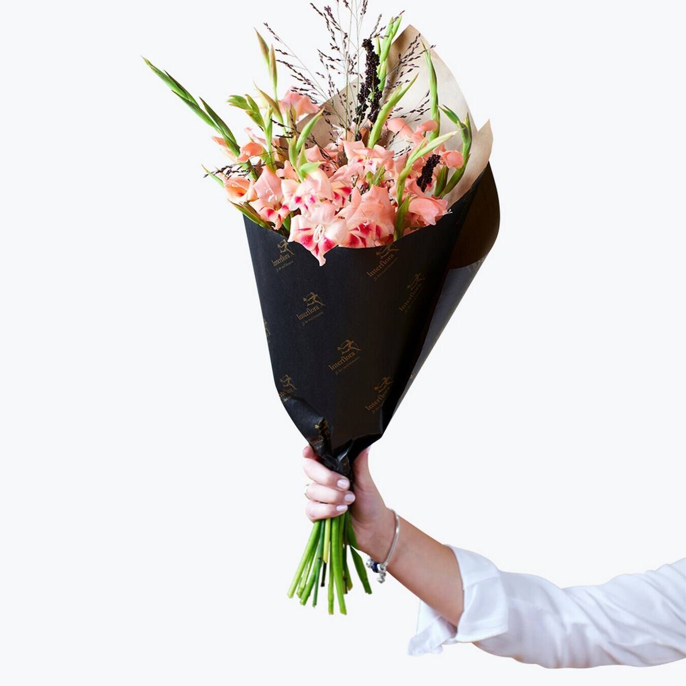 Blume, Blumen-Arrangement, Blumenstrauß, Pflanze, Blume, Blumen-Arrangement, Blumenstrauß, Pflanze, strauß, Blumen, pfirsich, rosa, verpackung, blumenstrauß, rosa blumen, eingewickelter strauß, hand hält, lange stiele