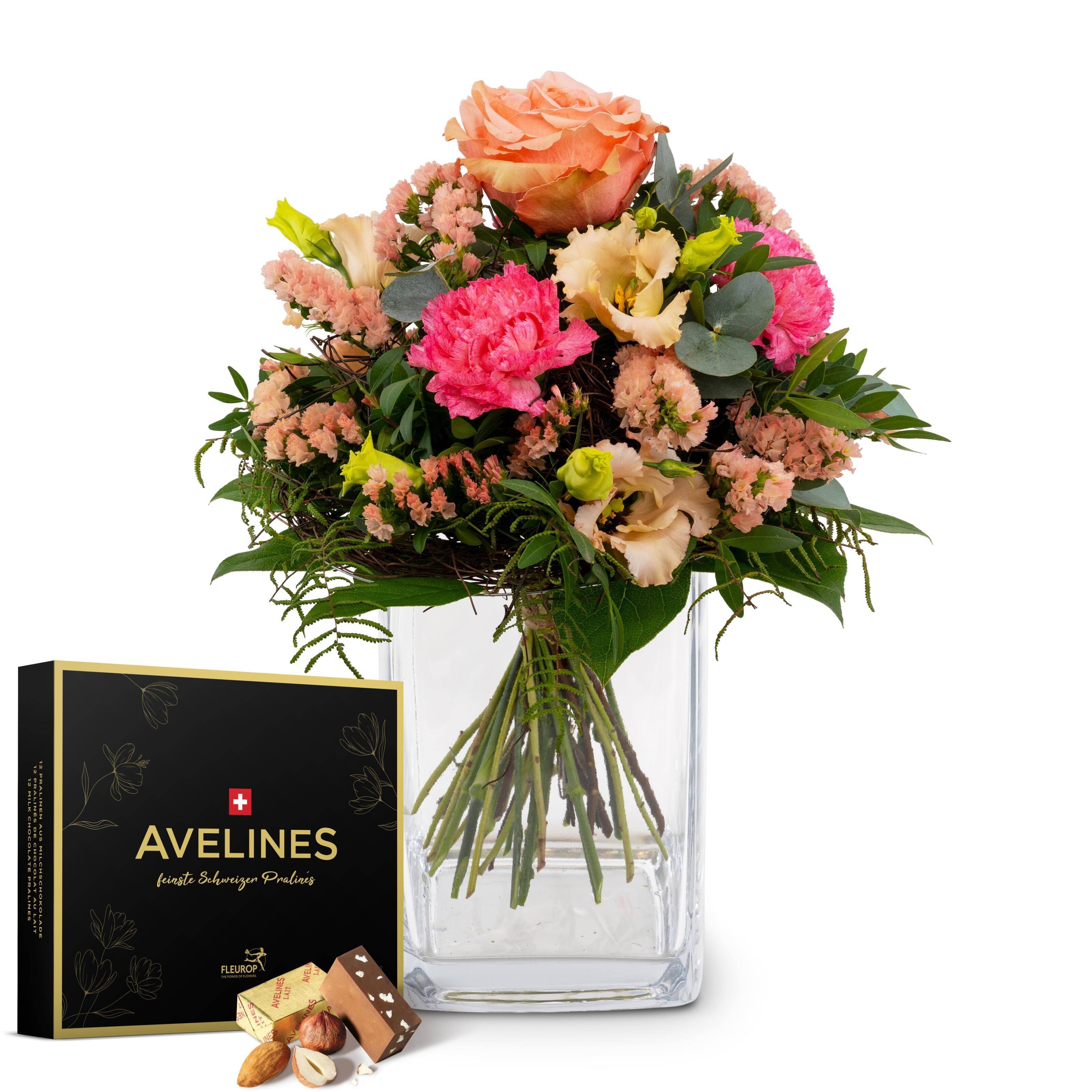 Flower bouquet 'Lovely' with Avelines pralines from Maestran