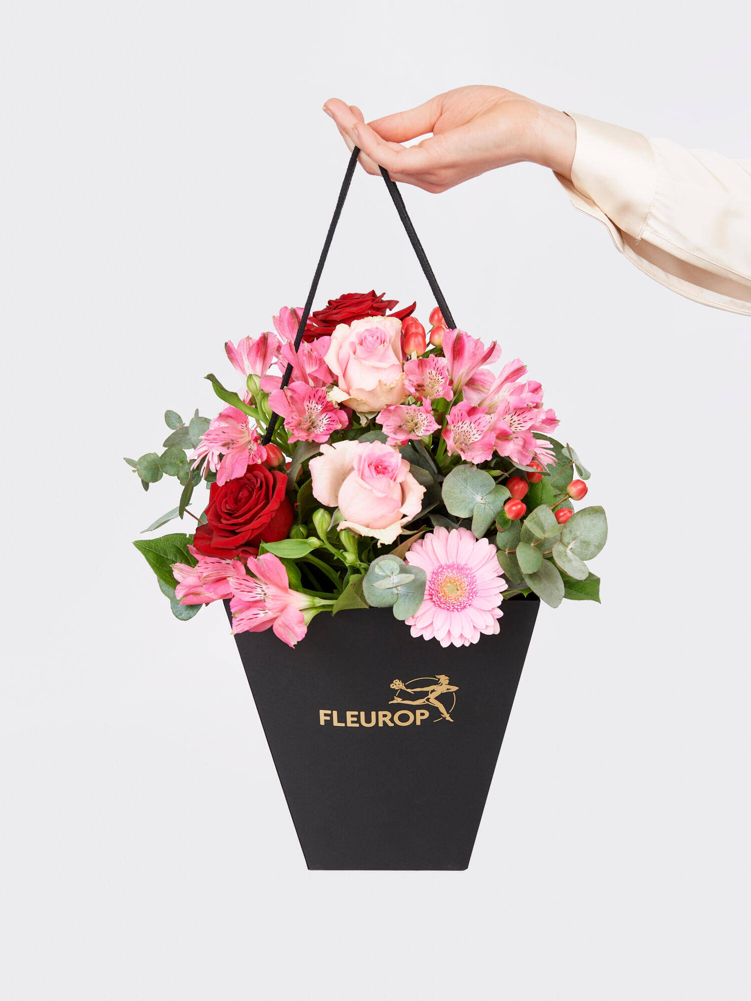 Herzliches Kompliment mit Schlumberger Sekt - Hauptblüte: Alstromerien, Germini, Rosen - Hauptfarbe: Pink, Rosa, Rot