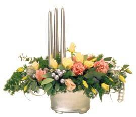 Kerzen, Blumenanordnung, Präsentschmuck, Silberbehälter, Pflanzen und Gräser