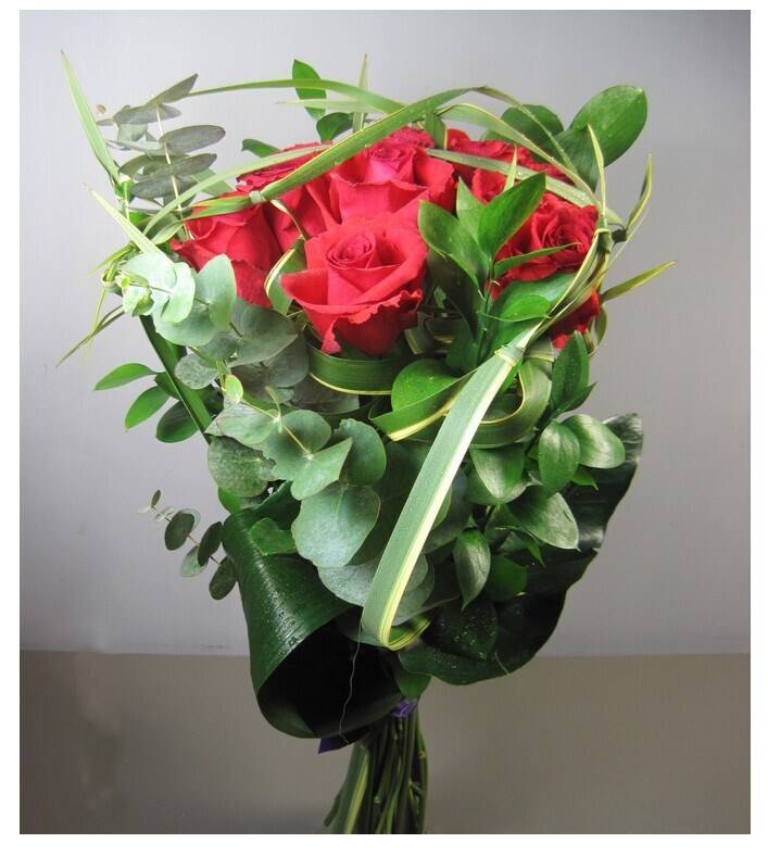 Blume, Rose, Blumen-Arrangement, Blumenstrauß, Florales Design, Blume, Rose, Blumen-Arrangement, Blumenstrauß, Florales Design, Blume, Rose, Blumen-Arrangement, Blumenstrauß, Florales Design, Rosenstrauß, rote Rosen, Grünes Laub, Strauß, Stiele