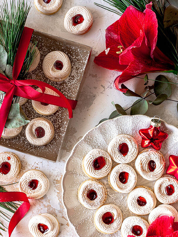 Fertige Weihnachtsplätzchen.