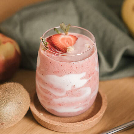 Smoothie mit Erdbeeren und Joghurt