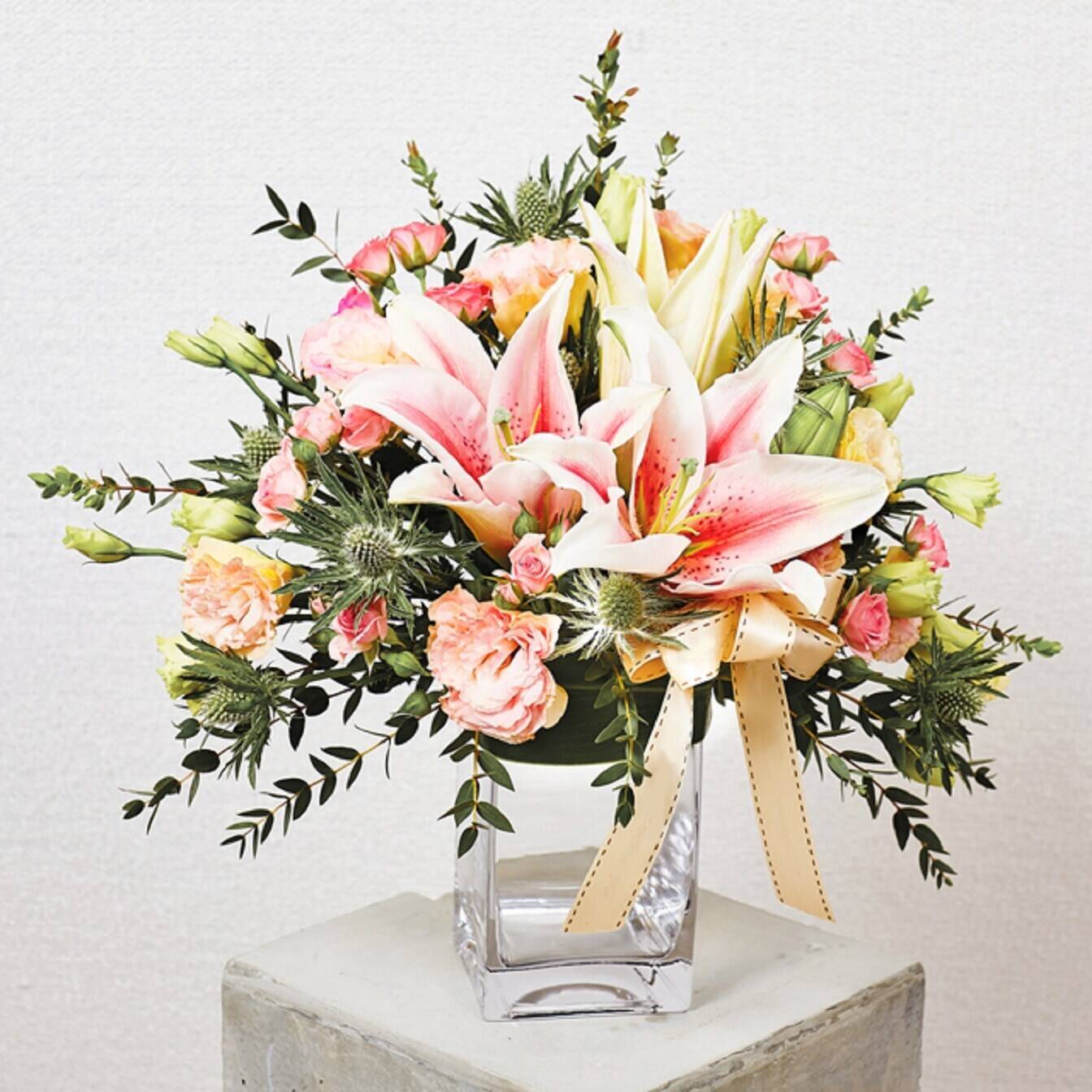 Blume, Blumen-Arrangement, Blumenstrauß, Florales Design, Muster, Blume, Blumen-Arrangement, Blumenstrauß, Florales Design, Muster, Blume, Blumen-Arrangement, Blumenstrauß, Florales Design, Muster, blumenstrauß, lilie, rosen, grünzeug, vasen