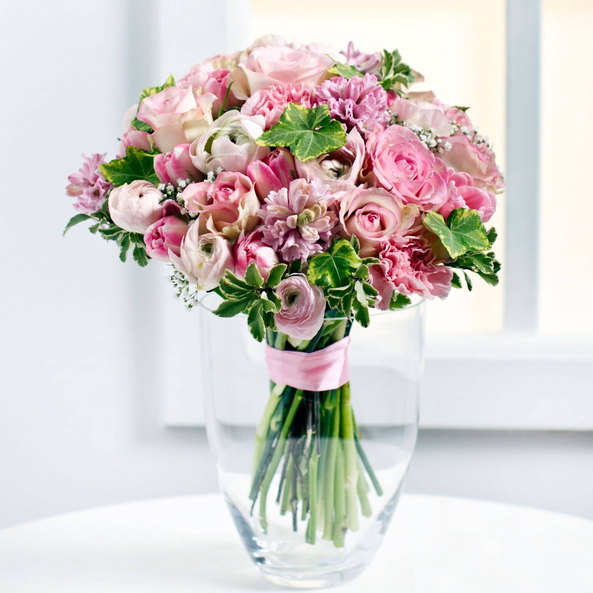 Blume, Blumen-Arrangement, Blumenstrauß, Florales Design, Rose, Blume, Blumen-Arrangement, Blumenstrauß, Florales Design, Rose, Blume, Blumen-Arrangement, Blumenstrauß, Florales Design, Rose, Blumenstrauß, rosafarbene Blumen, Rosen, Pfingstrosen, Glasvase