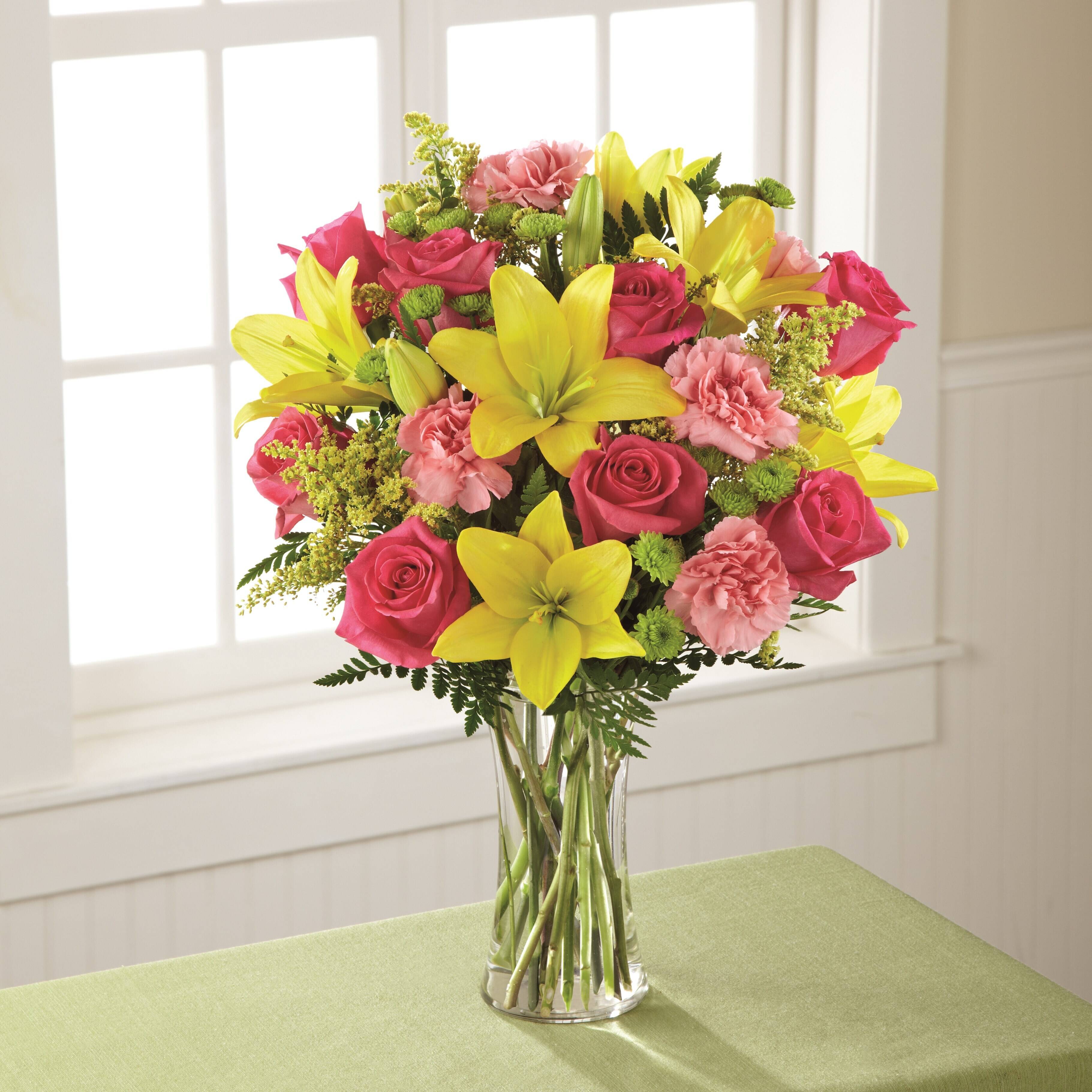 blumenstrauß, blumen, gelbe lilien, rosa rosen, glasvase, blumenstrauß, gelbe lilien, rosa rosen, rosa carnations, grünes laub