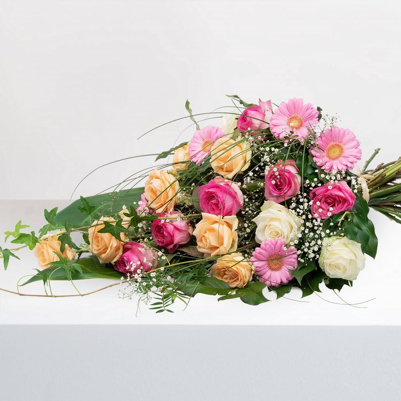 Blume, Blumen-Arrangement, Blumenstrauß, Rose, Florales Design, Blume, Blumen-Arrangement, Blumenstrauß, Rose, Florales Design, Blume, Blumen-Arrangement, Blumenstrauß, Rose, Florales Design, Blumenstrauß, Rosen, Gerbera, Baby-Blumen, Grünzeug